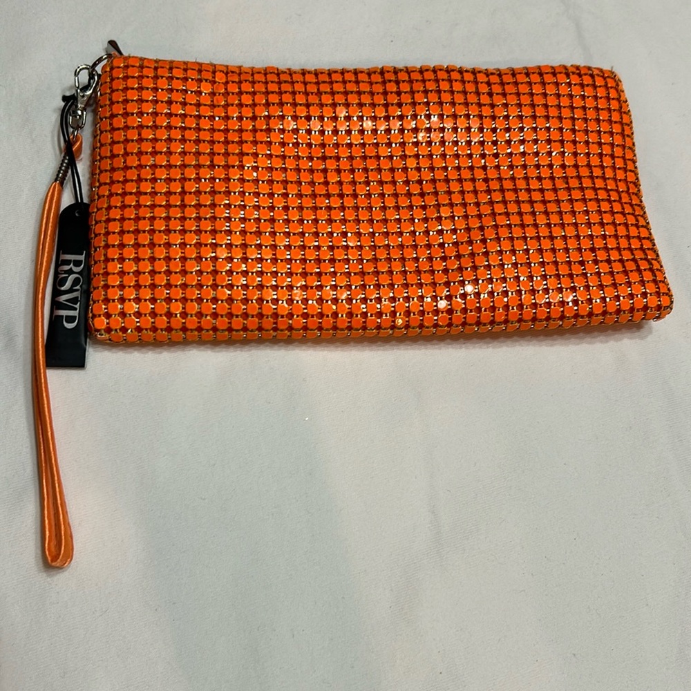 Sequenced clutch